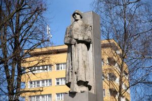 Кто не помнит своего прошлого, обречен на то, чтобы пережить его вновь