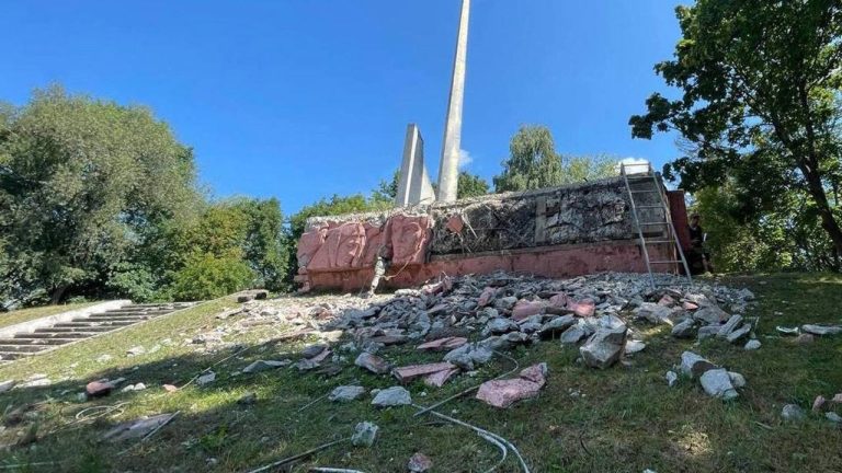 Саморасчеловечивание по-украински